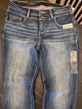 Buckle Black Women’s Straight Jeans Straight Fit #53 NWT 28" X 34"